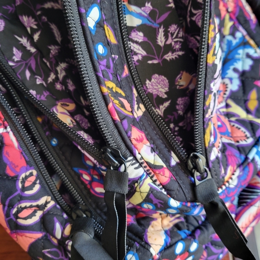 Vera Bradley Sling Backpack Foxwood Pattern RETIRED NWOT Crossbody Quilt 20" App - Picture 8 of 13